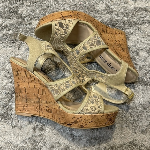 Cathy Jean Shoes - Cathy Jean Wedge Heel | SIZE 9